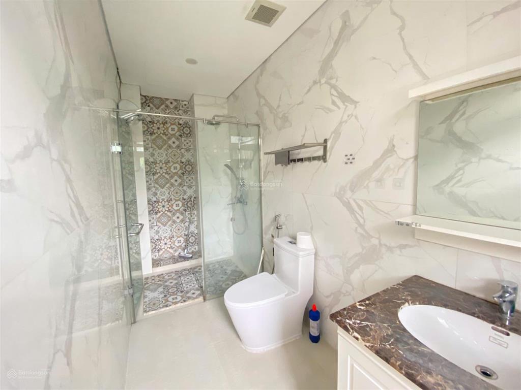Bán liền kề starlake khu h10, đất 132 m2, xây 70 m2, 4 tầng, 2 sân vườn, full đồ giá 79 tỷ