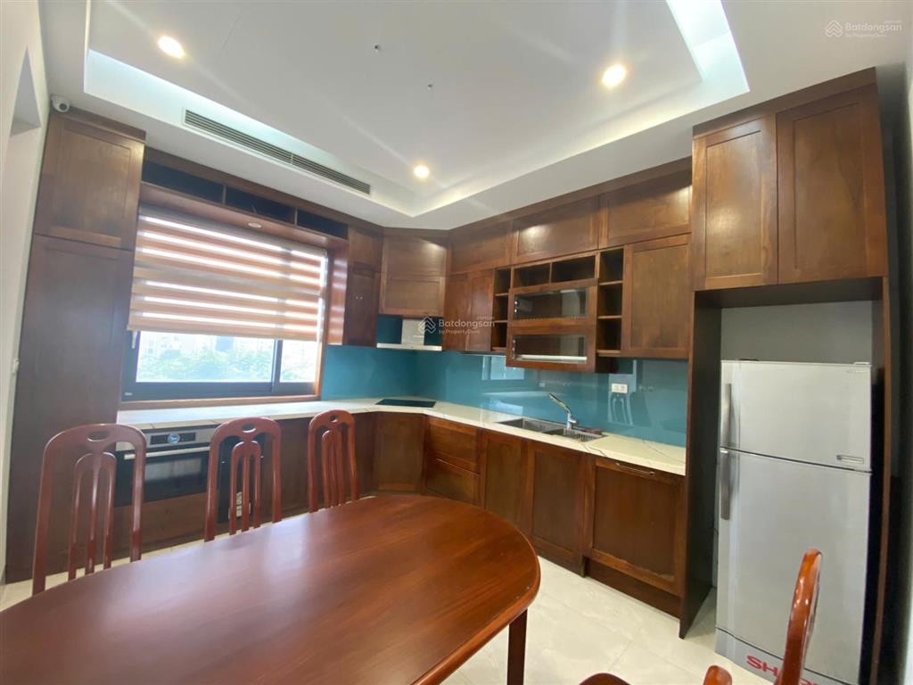 Bán liền kề starlake khu h10, đất 132 m2, xây 70 m2, 4 tầng, 2 sân vườn, full đồ giá 79 tỷ