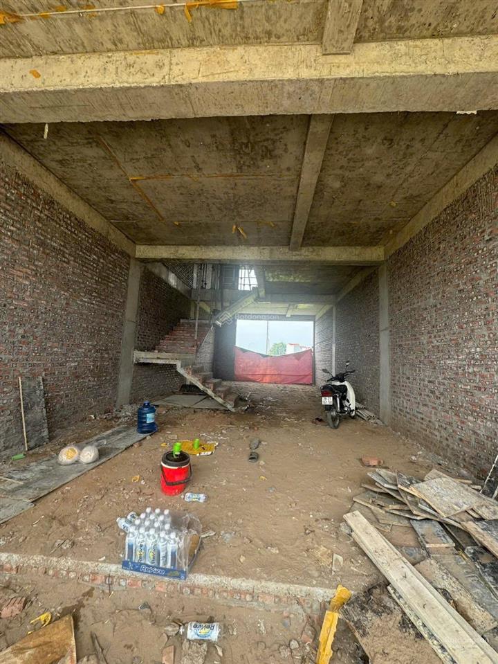 150m2 mặt sân bóng khu đô thị vinaconex chi đông