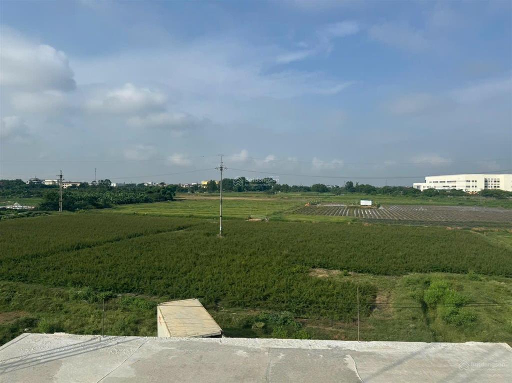 150m2 mặt sân bóng khu đô thị vinaconex chi đông