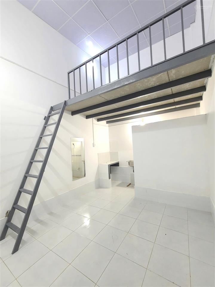 Phòng gác rộng thoáng giá rẻ gần trường cao đẳng công nghệ tphcm