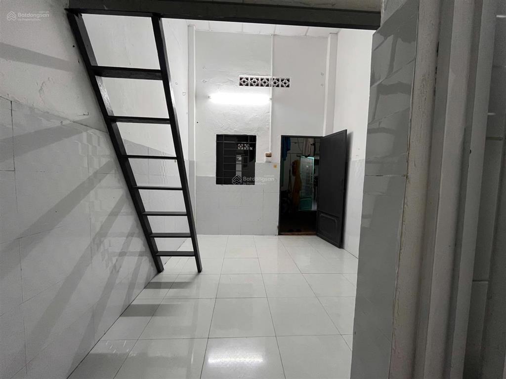 Phòng gác rộng thoáng giá rẻ gần trường cao đẳng công nghệ tphcm