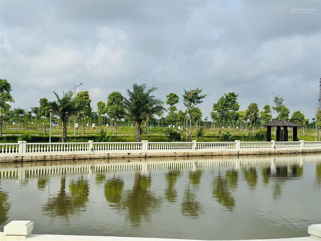 Hàng hiếm, chờ nđt gom ngay lô góc mặt đường 17m ngay công viên. mặt tiền rộng, hợp để kinh doanh
