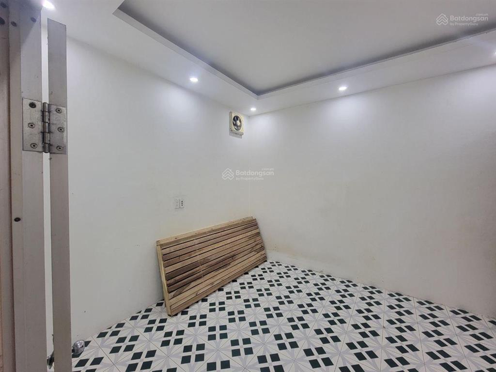Cho thuê căn hộ tập thể dốc thọ lão