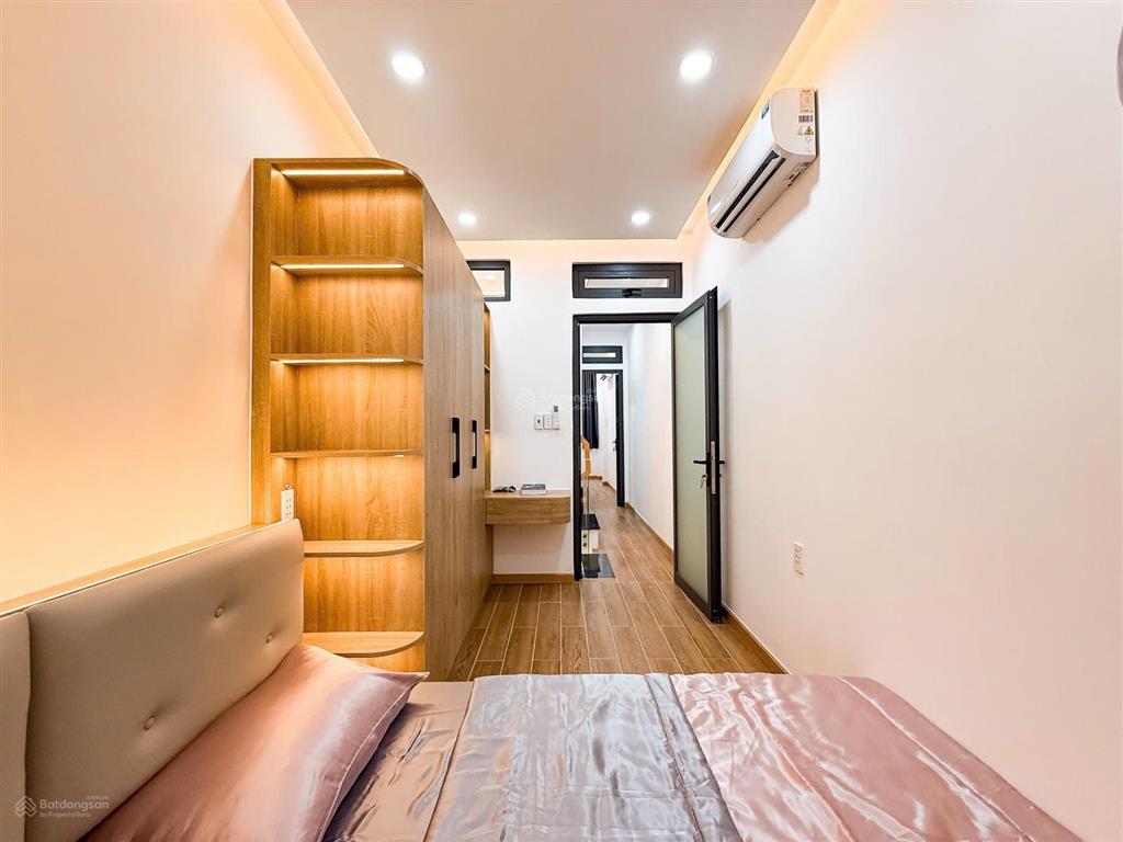 Bán gấp nhà riêng mới xây 3 tầng. 4 phòng ngủ, 3 wc. tặng full nội thất. nguyễn thái sơn gò vấp
