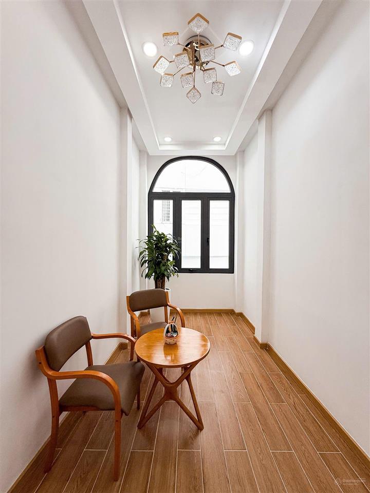 Bán gấp nhà riêng mới xây 3 tầng. 4 phòng ngủ, 3 wc. tặng full nội thất. nguyễn thái sơn gò vấp