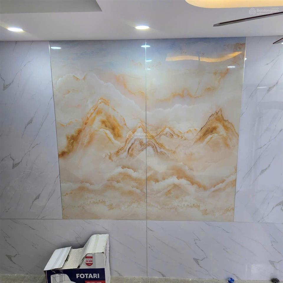 Bán nhà mới xây, p. long trường, đường trước nhà 7m, ô tô đậu trong nhà