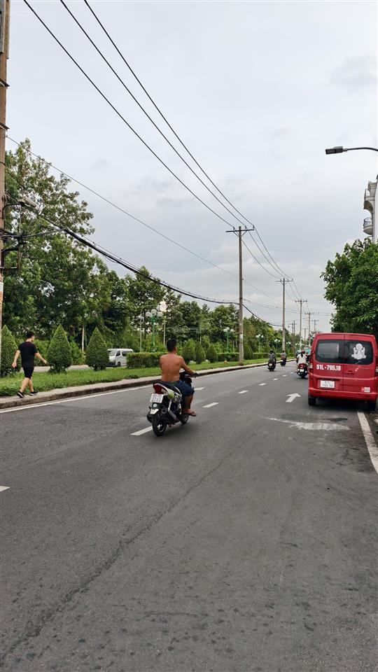Mặt tiền tân sơn 150m chỉ 18 tỷ, ngang 6,2m dài 25m đối diện sân golf tân sơn nhất
