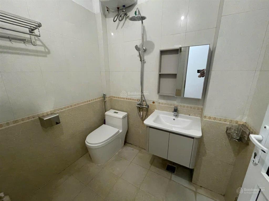 Bán 8,8 tỷ nhà riêng 40m tại đường phan đình giót, hà đông, có thương lượng