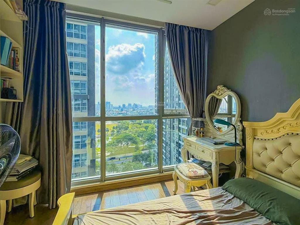 Bán căn hộ tại vinhomes central park tầng cao view đẹp gồm 3 phòng ngủ với diện tích 123m2