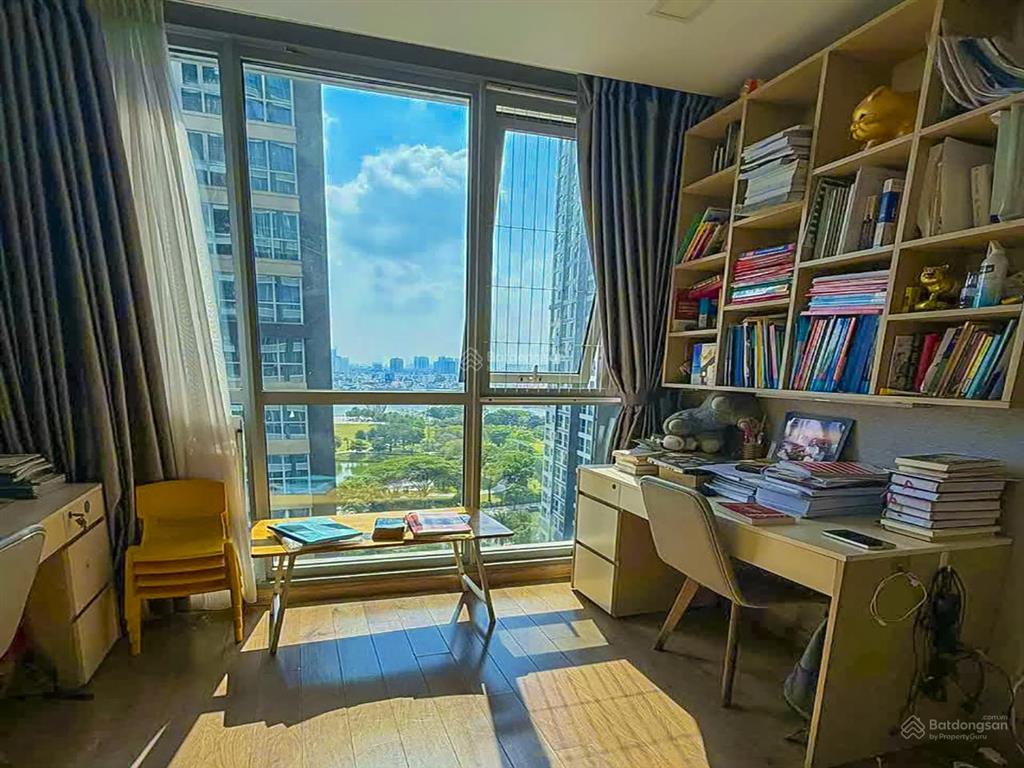Bán căn hộ tại vinhomes central park tầng cao view đẹp gồm 3 phòng ngủ với diện tích 123m2