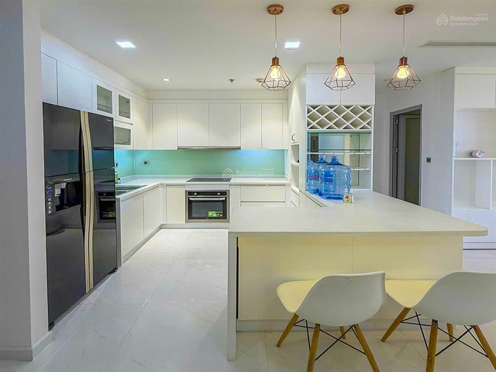 Bán căn hộ tại vinhomes central park tầng cao gồm 3 phòng ngủ view đẹp với diện tích 123m2