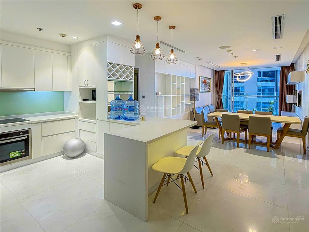Bán căn hộ tại vinhomes central park tầng cao gồm 3 phòng ngủ view đẹp với diện tích 123m2