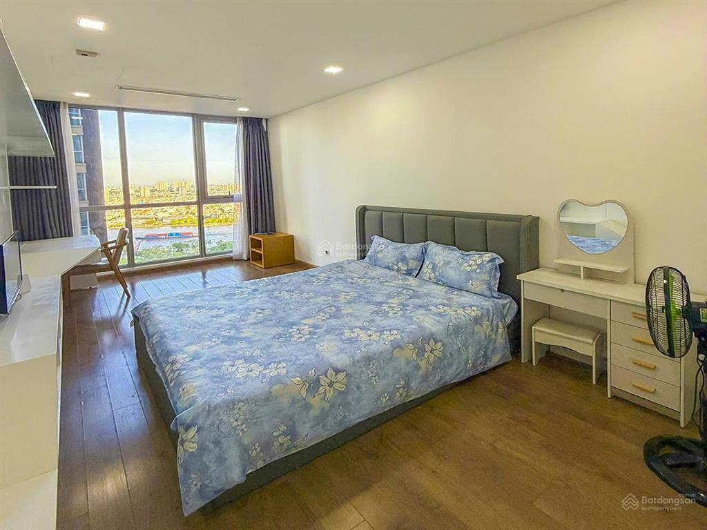 Bán căn hộ tại vinhomes central park tầng cao gồm 3 phòng ngủ view đẹp với diện tích 123m2