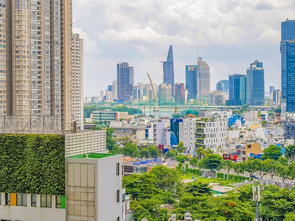 Bán căn hộ tại vinhomes central park gồm 3 phòng ngủ tầng trung view đẹp với diện tích 108m2