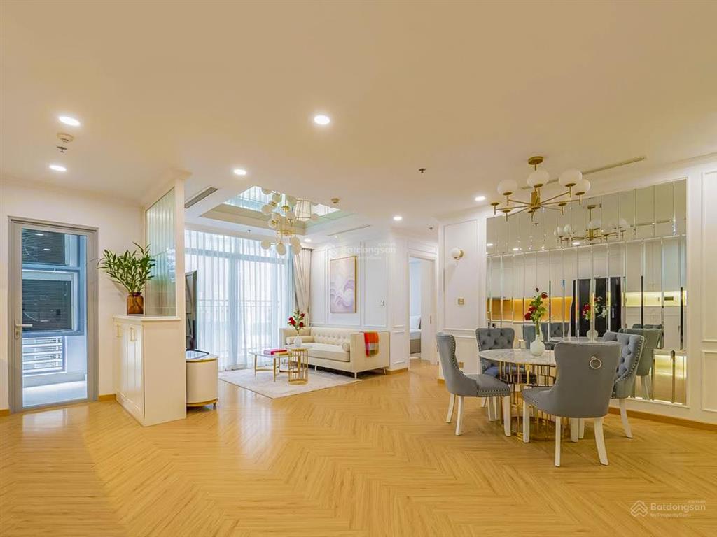 Bán căn hộ tại vinhomes central park gồm 3 phòng ngủ tầng trung view đẹp với diện tích 108m2