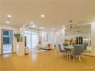 Bán căn hộ tại vinhomes central park gồm 3 phòng ngủ tầng trung view đẹp với diện tích 108m2
