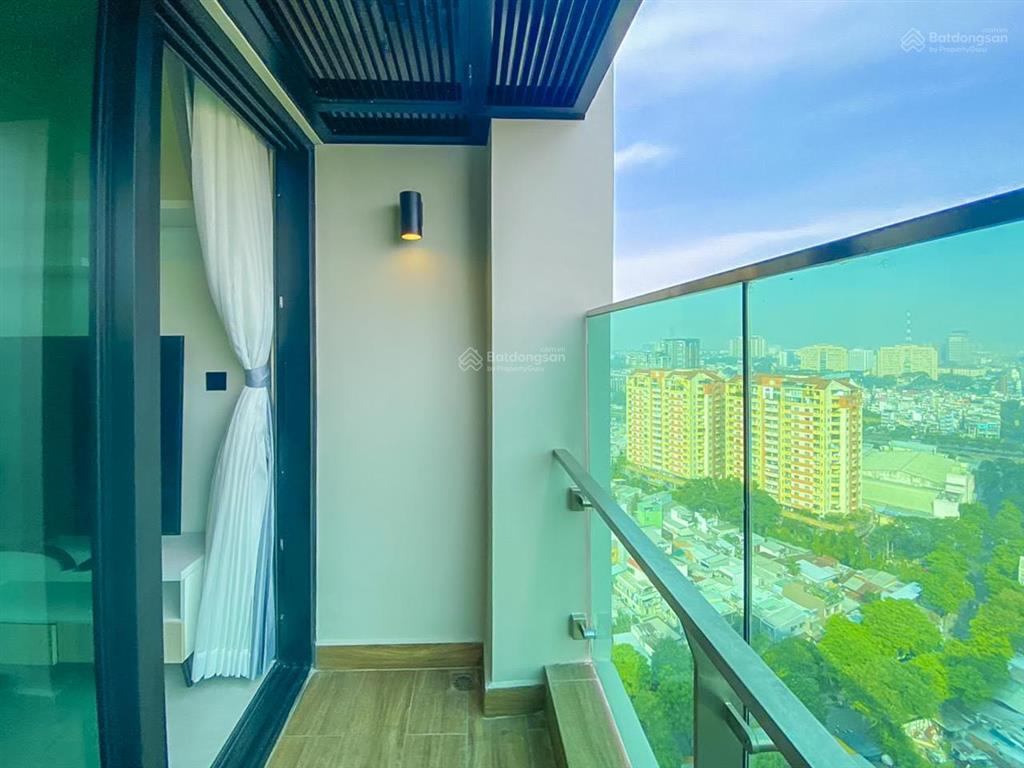 Bán hoặc cho thuê căn hộ tại de la sol gồm 3 phòng ngủ tầng cao view đẹp với diện tích 110m2