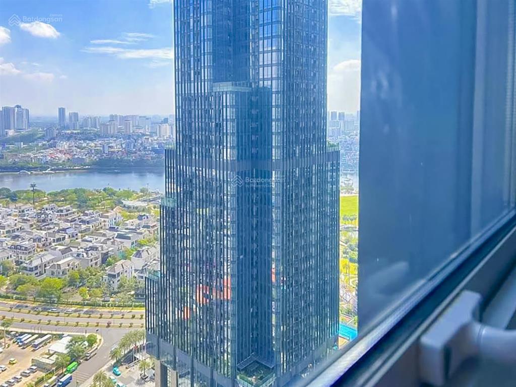 Căn hộ bán tại vinhomes central park gồm 3 phòng ngủ tầng cao view lm81 với diện tích 108m2
