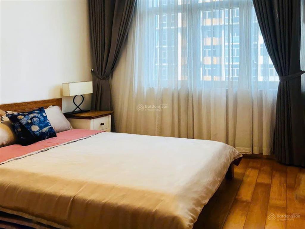 Bán căn hộ tại the vista tháp t5 gồm 3 phòng ngủ nội thất đầy đủ view hồ bơi