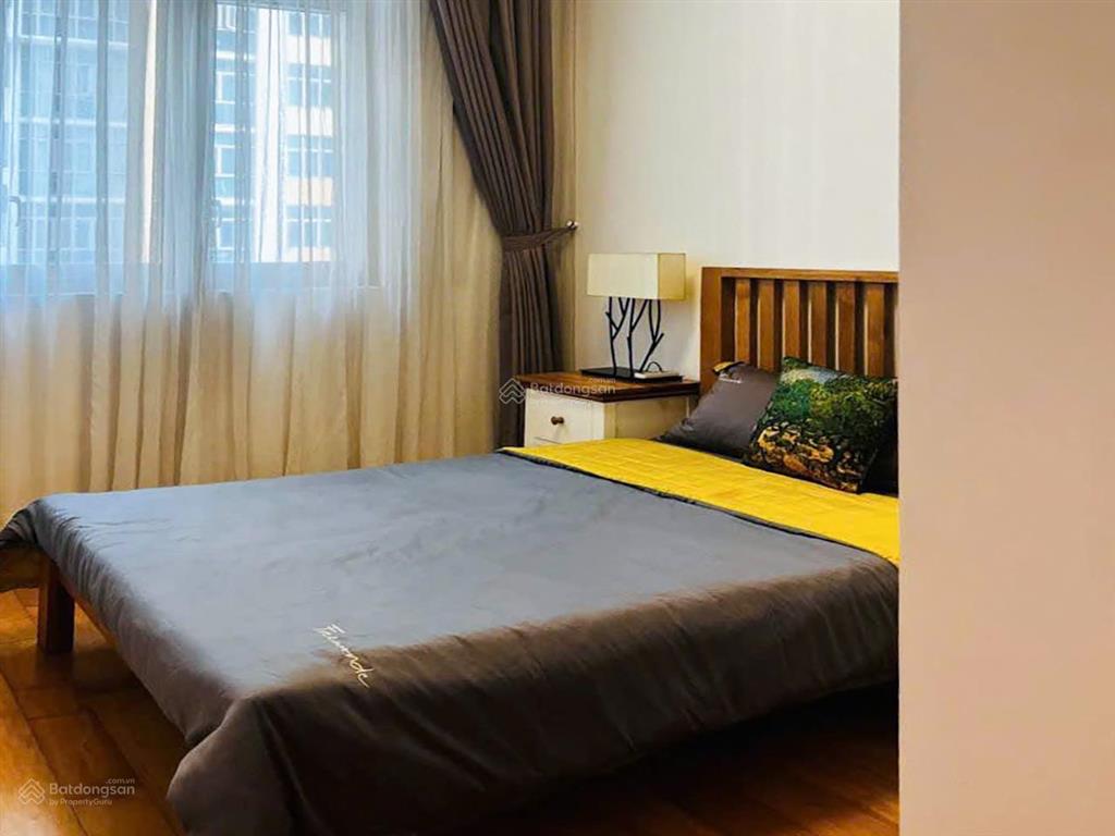 Bán căn hộ tại the vista tháp t5 gồm 3 phòng ngủ nội thất đầy đủ view hồ bơi