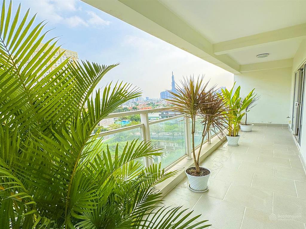 Căn hộ bán hoặc cho thuê tại river garden tầng trung view đẹp gồm 3 phòng ngủ với diện tích 133m2