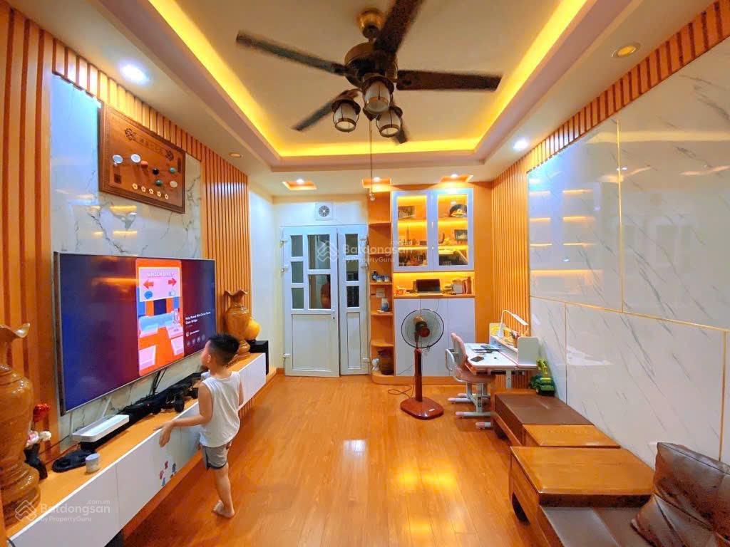 Mặt phố mai dịch 48m2 x 5 tầng, vỉa hè, kinh doanh, ô tô tránh, giá chỉ 19 tỷ + chính chủ gửi bán