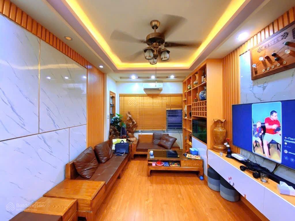 Mặt phố mai dịch 48m2 x 5 tầng, vỉa hè, kinh doanh, ô tô tránh, giá chỉ 19 tỷ + chính chủ gửi bán