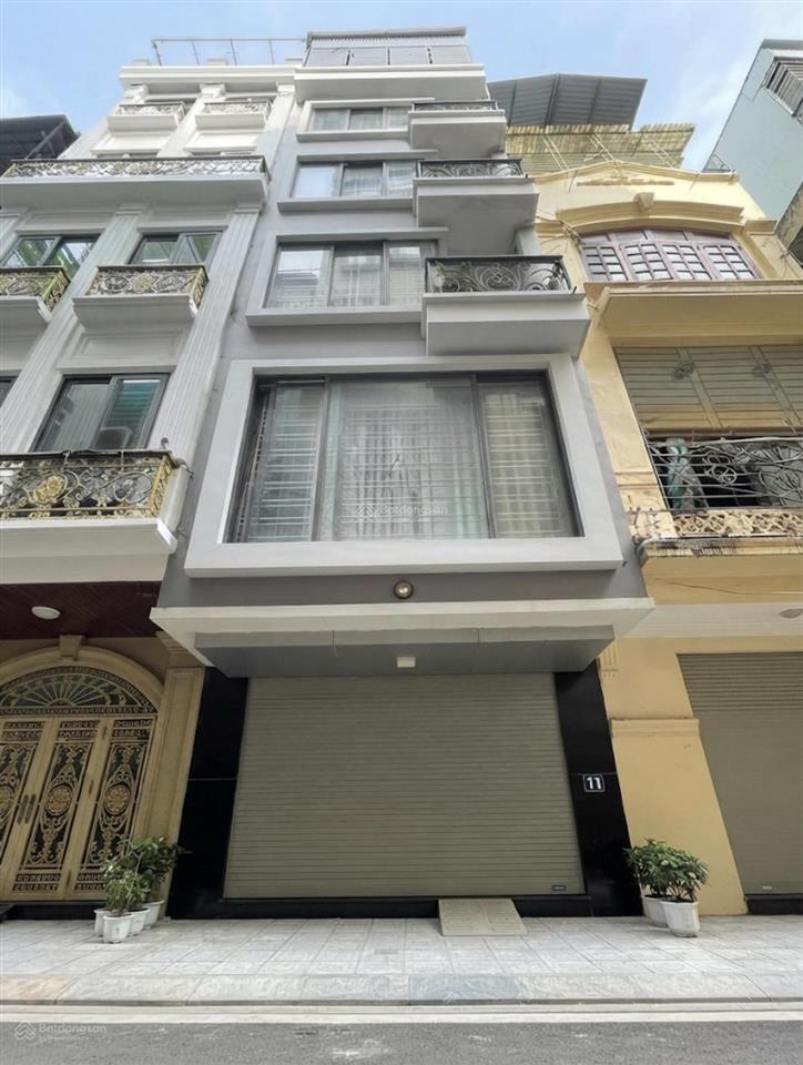 Bán nhà phố  hoàng quốc việt 43m x 6 tầng thông sàn, thang máy, phân lô, vỉa hè, ô tô đỗ nhà