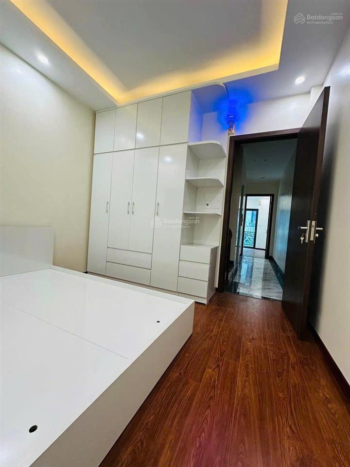 Chỉ 9.3 tỷ nhà mới kingkong, hồ tùng mậu 43m x 5 tầng, thang máy, phân lô ô bàn cờ  ô tô đỗ cửa