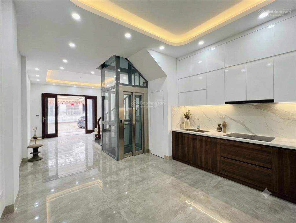Xuân đỉnh  cv hoà bình 43m2 x 6 tầng thang máy, xây mới kingkong, full nội thất, giá 10 tỷ hơn