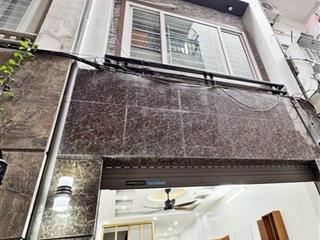 Trung tâm quận cầu giấy 36m2 x 6 tầng, ô tô đỗ nhà, cách 2 nhà ra phố, kinh doanh sầm uất