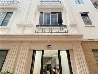 6 tỷ nhỉnh  bán nhà mặt ngõ 136 cầu diễn, từ liêm, cách 15m ra đường đôi  ô tô tránh, giá đầu tư