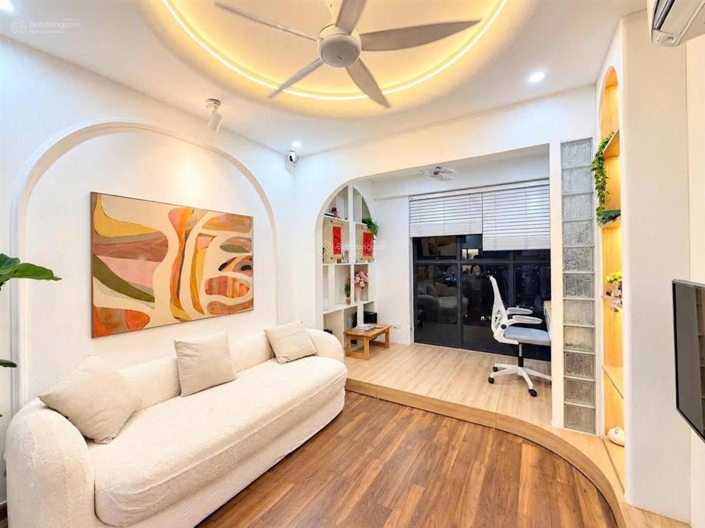 Bán căn hộ 2 ngủ  83m tại goldmark city 136 hồ tùng mậu, tầng trung, view thành phố, full nội thất