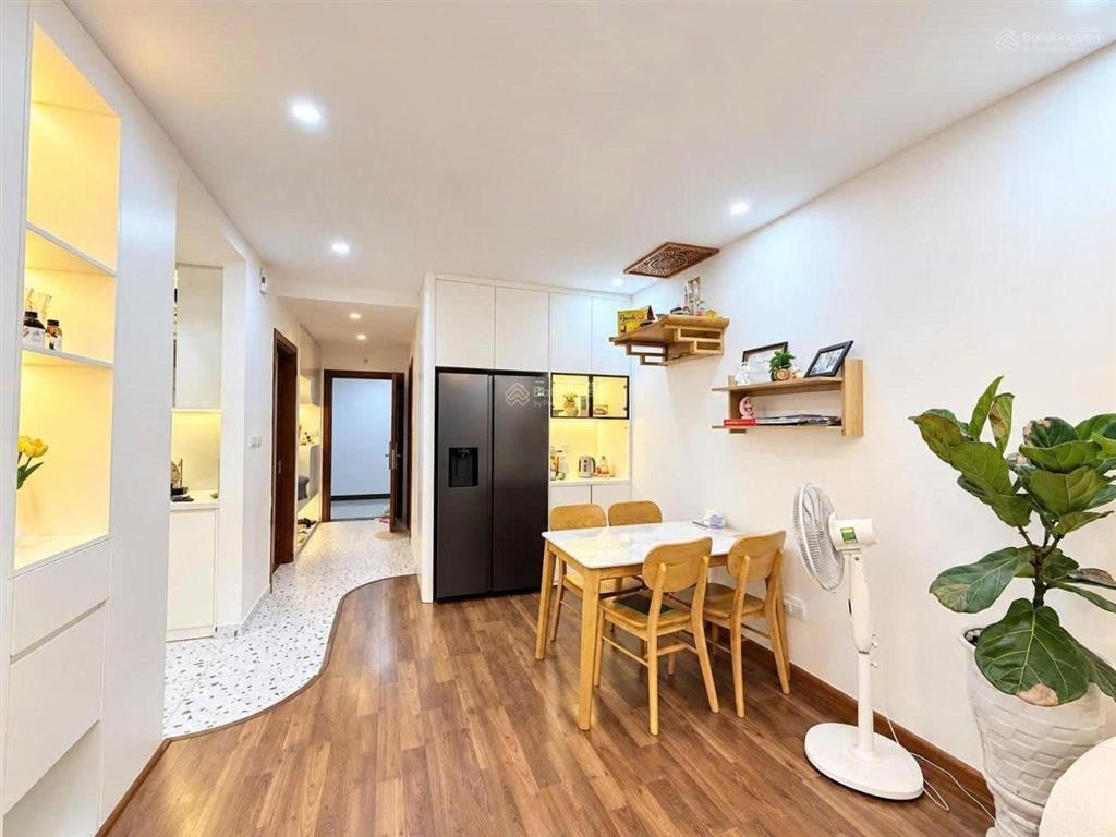 Bán căn hộ 2 ngủ  83m tại goldmark city 136 hồ tùng mậu, tầng trung, view thành phố, full nội thất