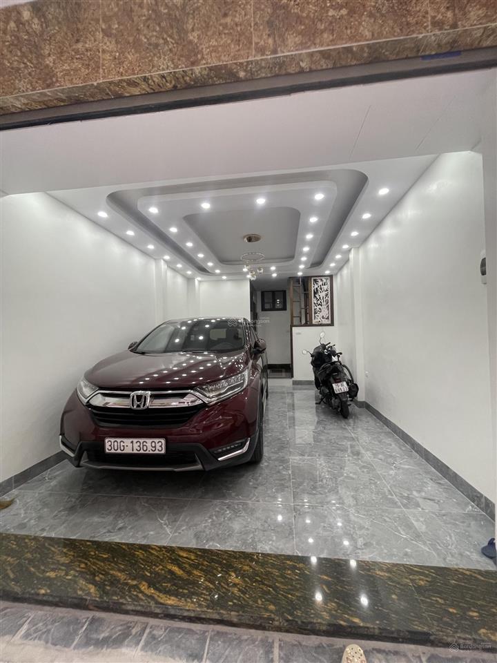 Hoàng quốc việt 38m2 x 6tầng, thang máy  phân lô, ôtô chạy vòng quanh, nhà 2 mặt thoáng, giá 15tỷ