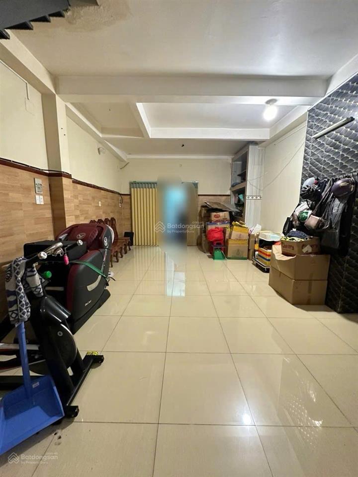 Bán nhà sát hẻm tải khu bàu cát tân bình. dt 4m5 x 8m 3 tầng giá 3ty7 bớt lộc