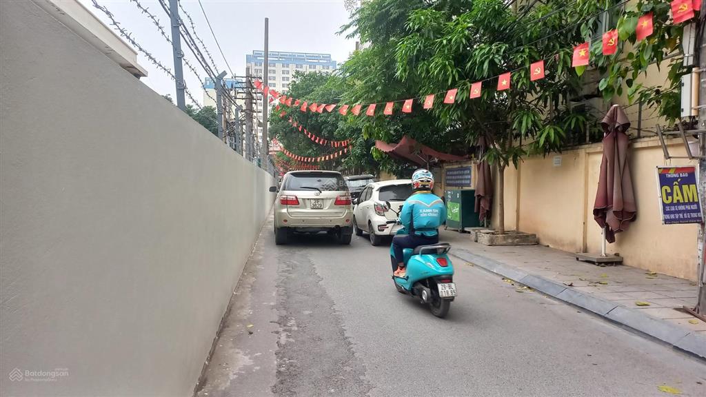 Cầu giấy, 3 ngủ, 2 thoáng, sạch đẹp, sẵn đồ ở luôn, chỉ 3.05 tỷ