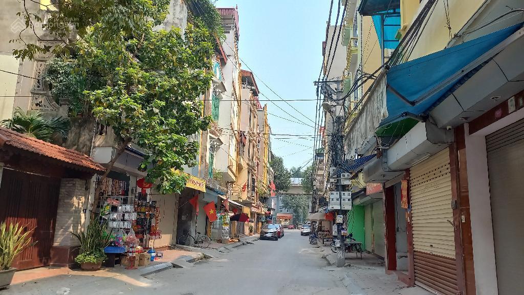 Quang trung hà đông, mặt ngõ ô tô tránh, vỉa hè rộng, sát mặt phố, kinh doanh, chỉ 200tr/m
