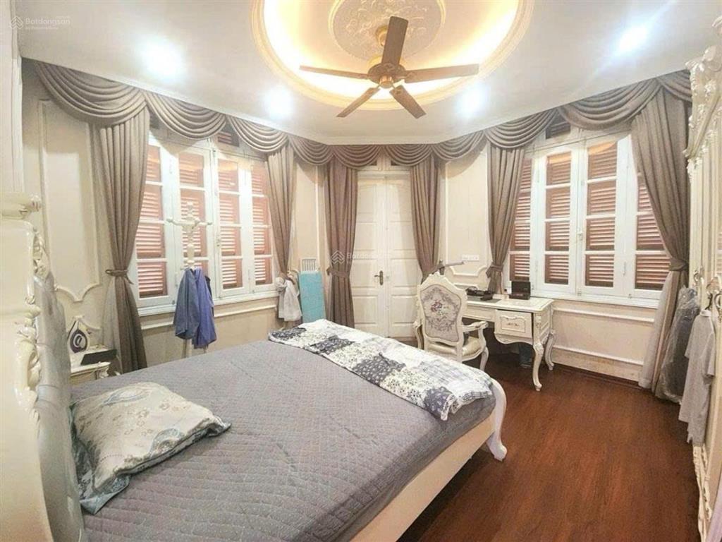 Cầu giấy, diện tích lớn, doanh thu khủng, sát mặt phố, cực đẹp, chỉ 69 tỷ