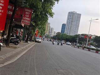 Nguyễn chí thanh ba đình, ô tô tránh, vỉa hè 3m, sát phố, kinh doanh, nhỉnh 30 tỷ