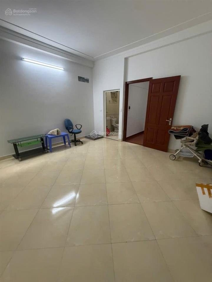 Hoàng quốc việt, 5 tầng khung cột, sạch đẹp, ở luôn, mềm mại chỉ 8.5 tỷ
