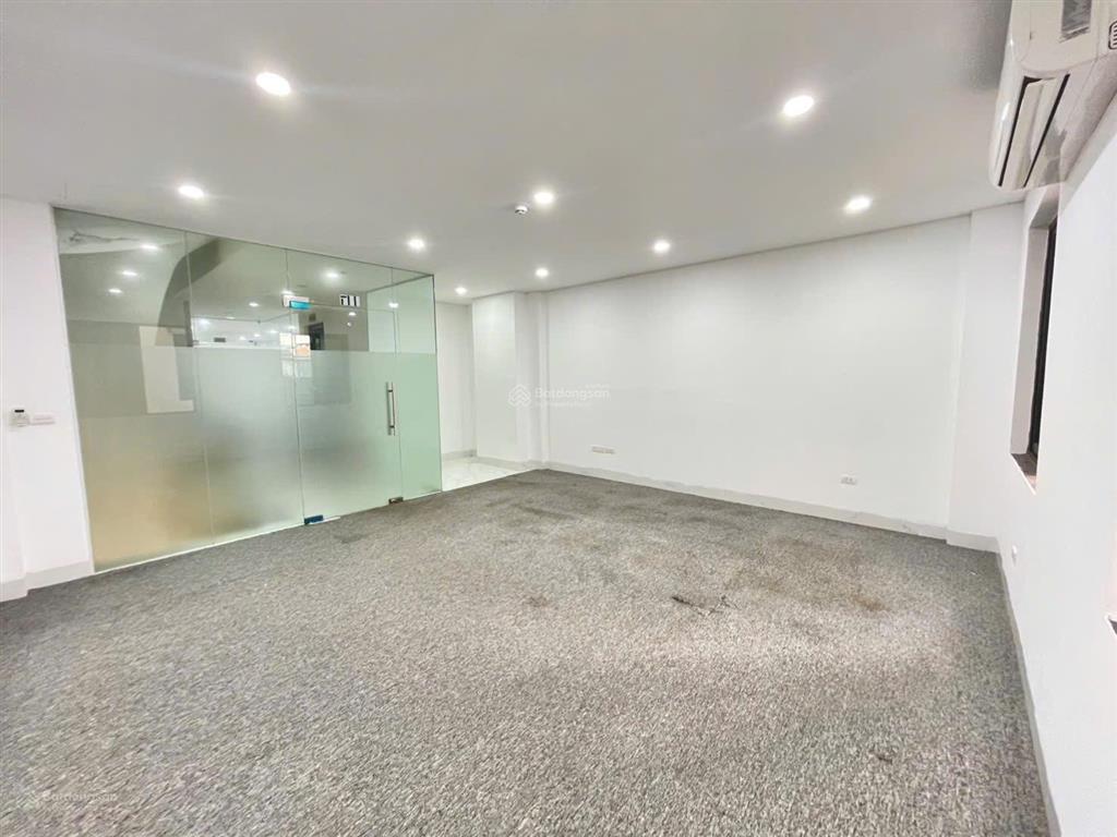 Cho thuê văn phòng 45m2 tại trần bình. giá 8tr8