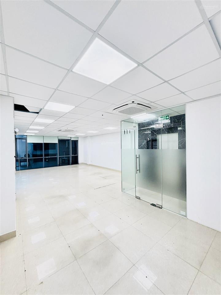 Cho thuê văn phòng 25m2. giá 5tr5/tháng tại nguyễn văn huyên  cầu giấy