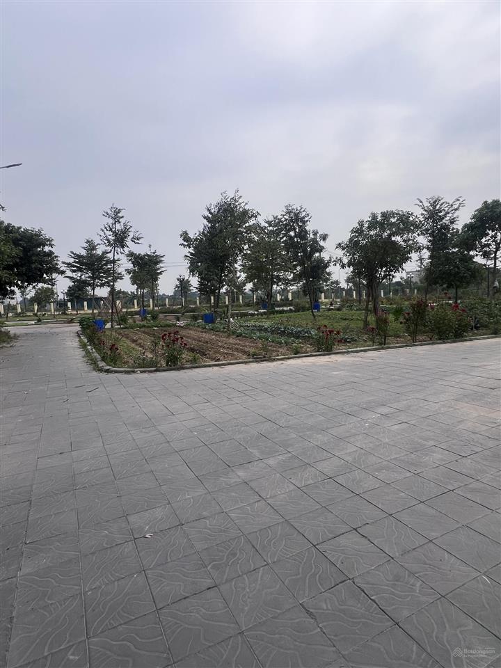 Đất dãn dân  nguyên khê  view công viên , bãi đỗ xe