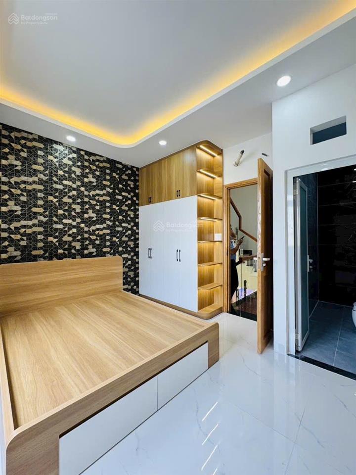 Siêu phẩm nhà bình trị đông giáp tên lửa  4,4 x 12,5m  sổ chuẩn+ hẻm 8m xe hơi  nhỉnh 7tỷ