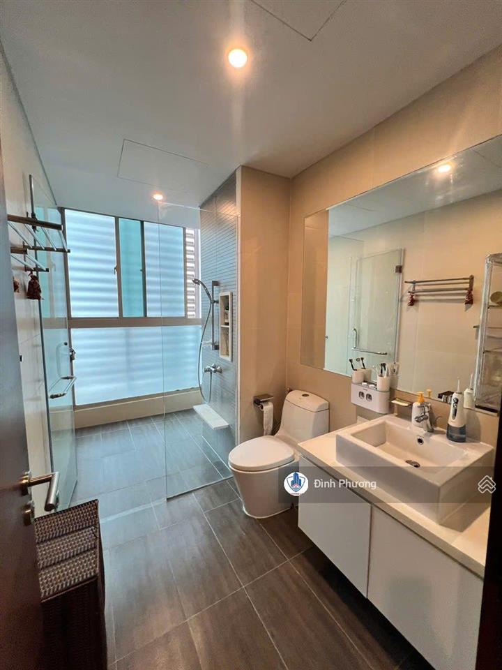 Cho thuê căn hộ 4pn, 171m2, nội thất xịn sò, tại the vista an phú, p. an khánh, hcm. giá 130tr bpql