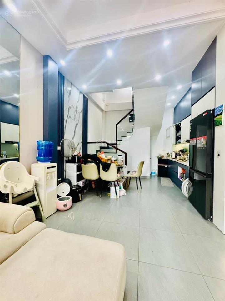Hiếm! hồ tùng mậu, 30m2 x 5t, dân xây đẹp, 1 nhà ra ô tô, chỉ 20m ra bãi đỗ xe, sđcc đẹp chỉ 5 tỷ.