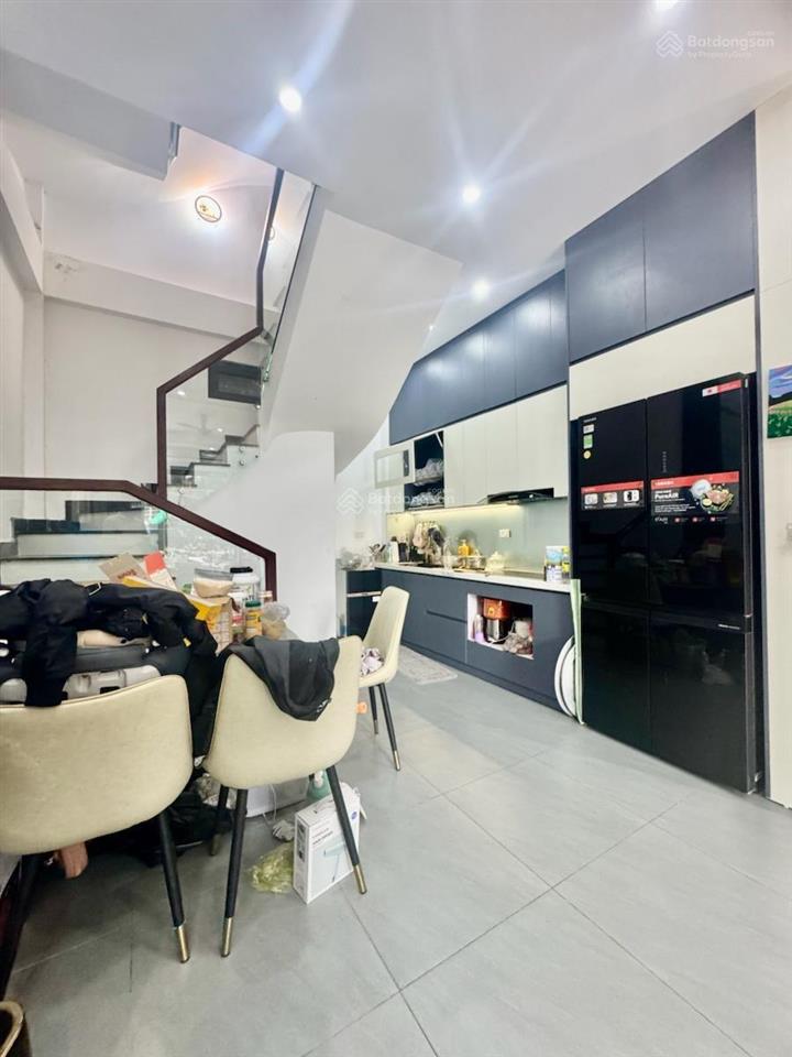 Hiếm! hồ tùng mậu, 30m2 x 5t, dân xây đẹp, 1 nhà ra ô tô, chỉ 20m ra bãi đỗ xe, sđcc đẹp chỉ 5 tỷ.