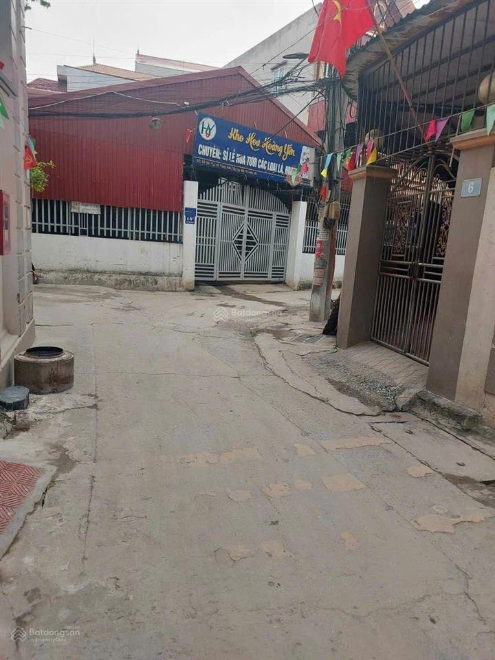 Siêu hiếm cầu diễn, 82m2, ô tô vào đất, sổ đỏ vuông đẹp, gần phố, hàng xóm tốt bụng, chỉ hơn 6 tỷ